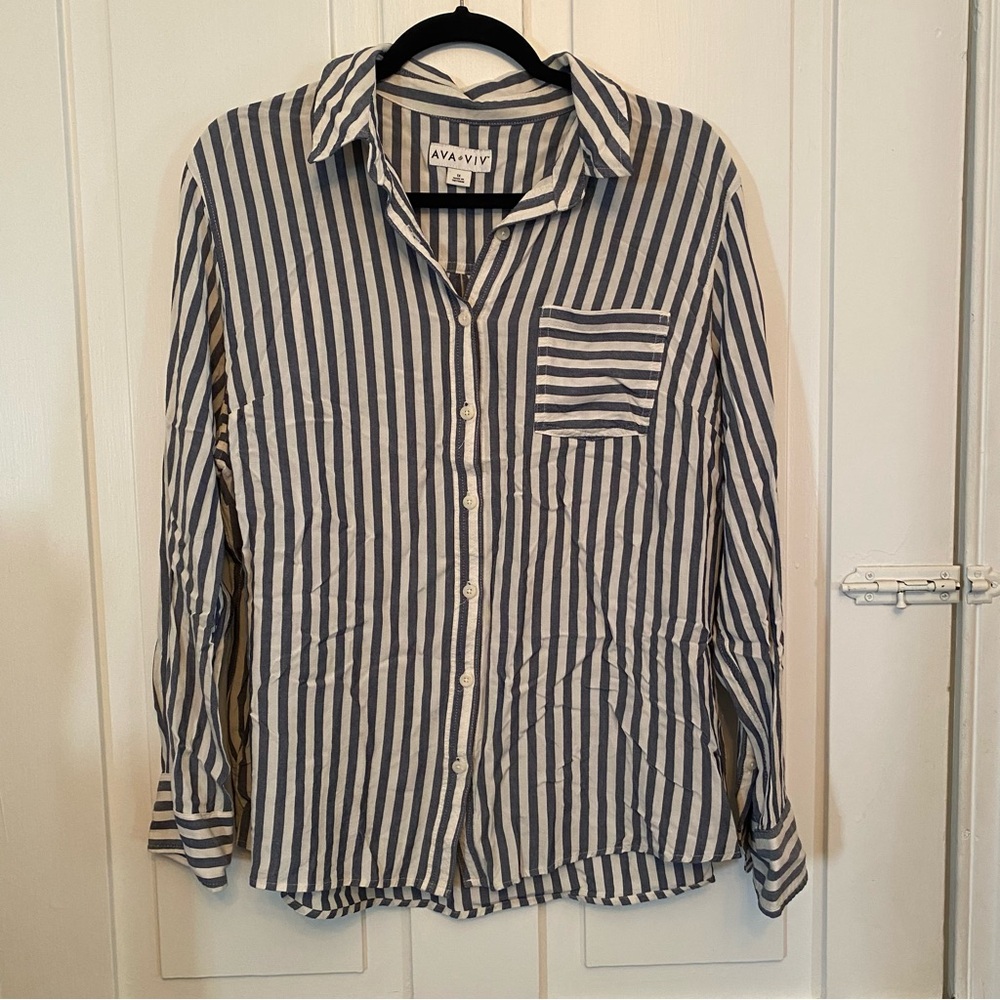 ✨ava & viv blue and white striped button down shirt✨